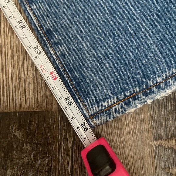 NWT Levi’s Wedgie Icon Fit Ankle Jeans - 25 - Picture 2 of 7